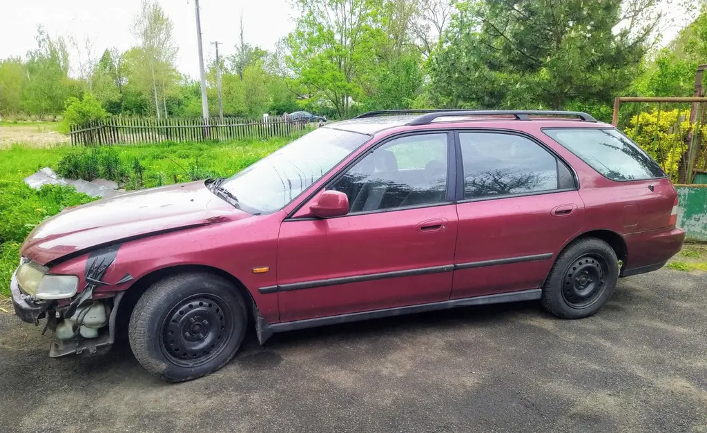 Honda Accord Aerodeck 2.0i 100 KW - díly z vozu - fotka 2