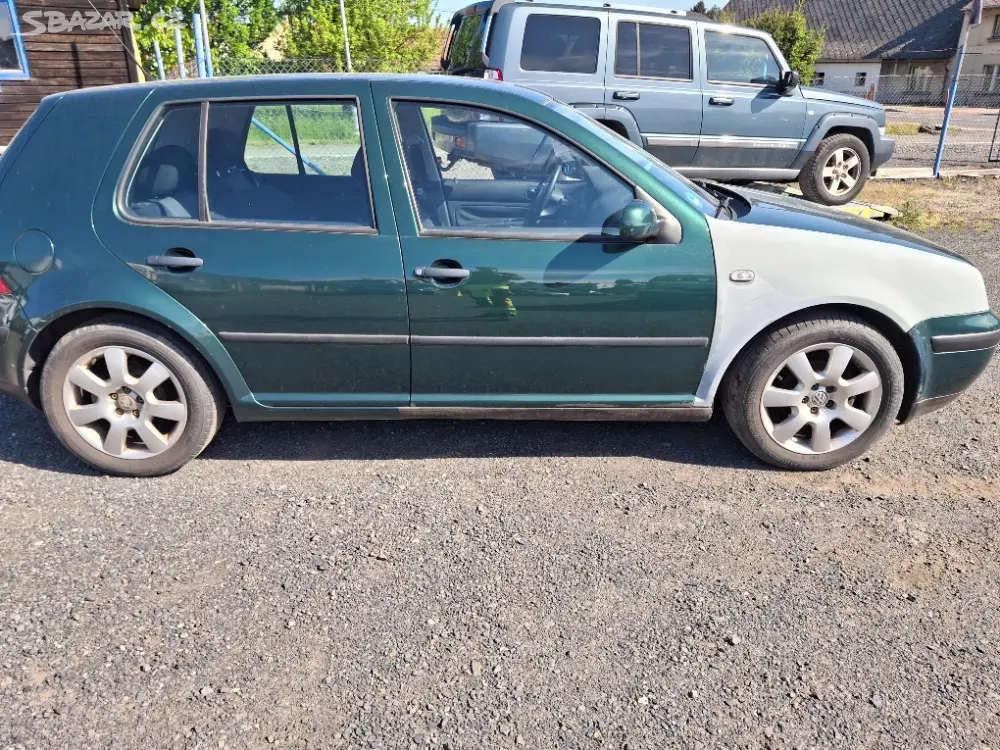VW Golf IV 1,6i 16V 5-dveř. - fotka 4