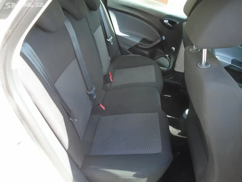 Seat Ibiza 1.2 TSI 77kW SERV.KNIHA - fotka 5