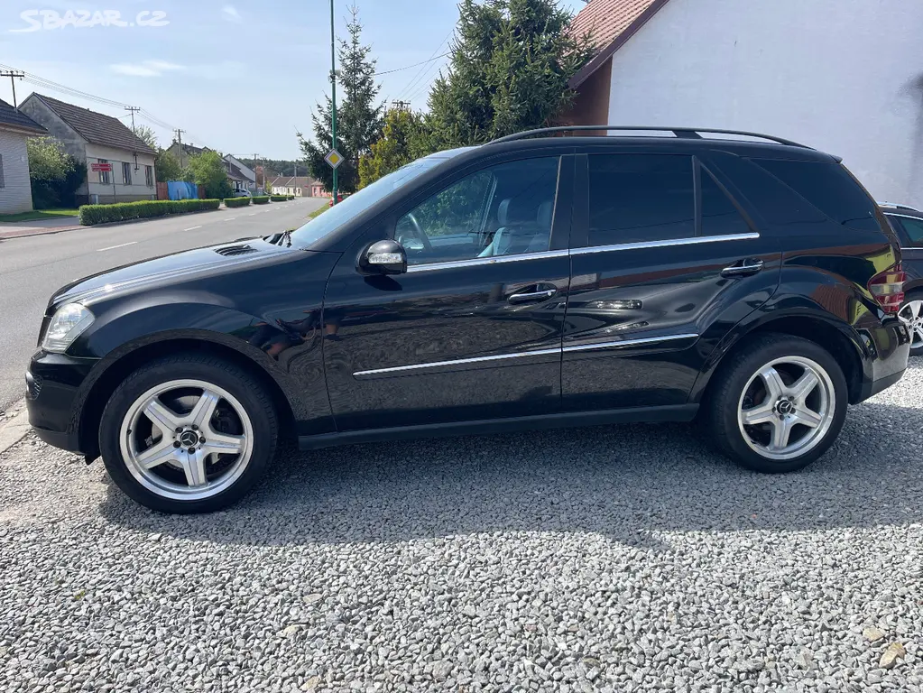 MERCEDES BENZ ML 420 CDI 4-MATIC PEKNY STAV. - fotka 2