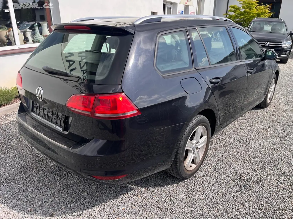 Volkswagen Golf, 1.6TDI Serviska,TOP STAV - fotka 2