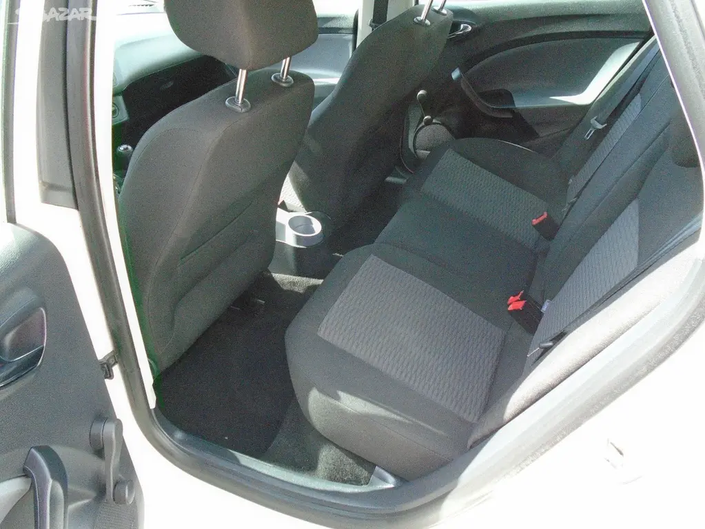 Seat Ibiza 1.2 TSI 77kW SERV.KNIHA - fotka 3