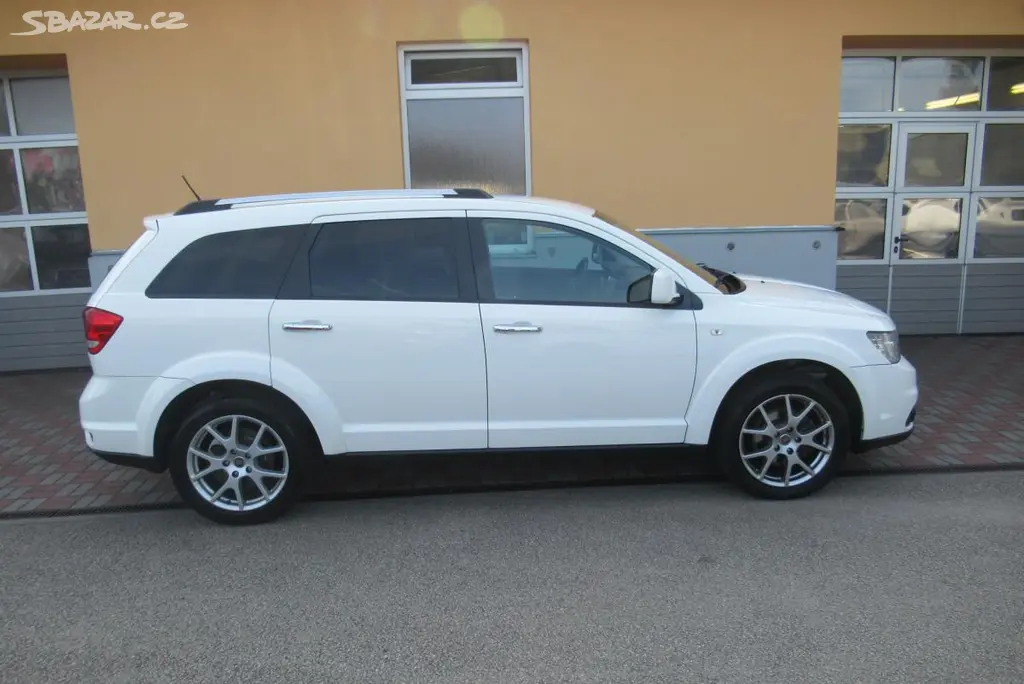 Fiat Freemont, 2.0 MJT 4x4 AUTOMAT NAVIGACE - fotka 3