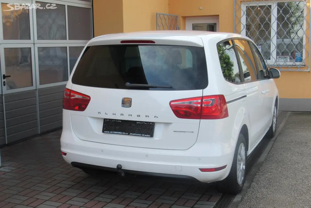 Seat Alhambra, 2.0 TDI AUT. KLIMA TAŽNÉ - fotka 6