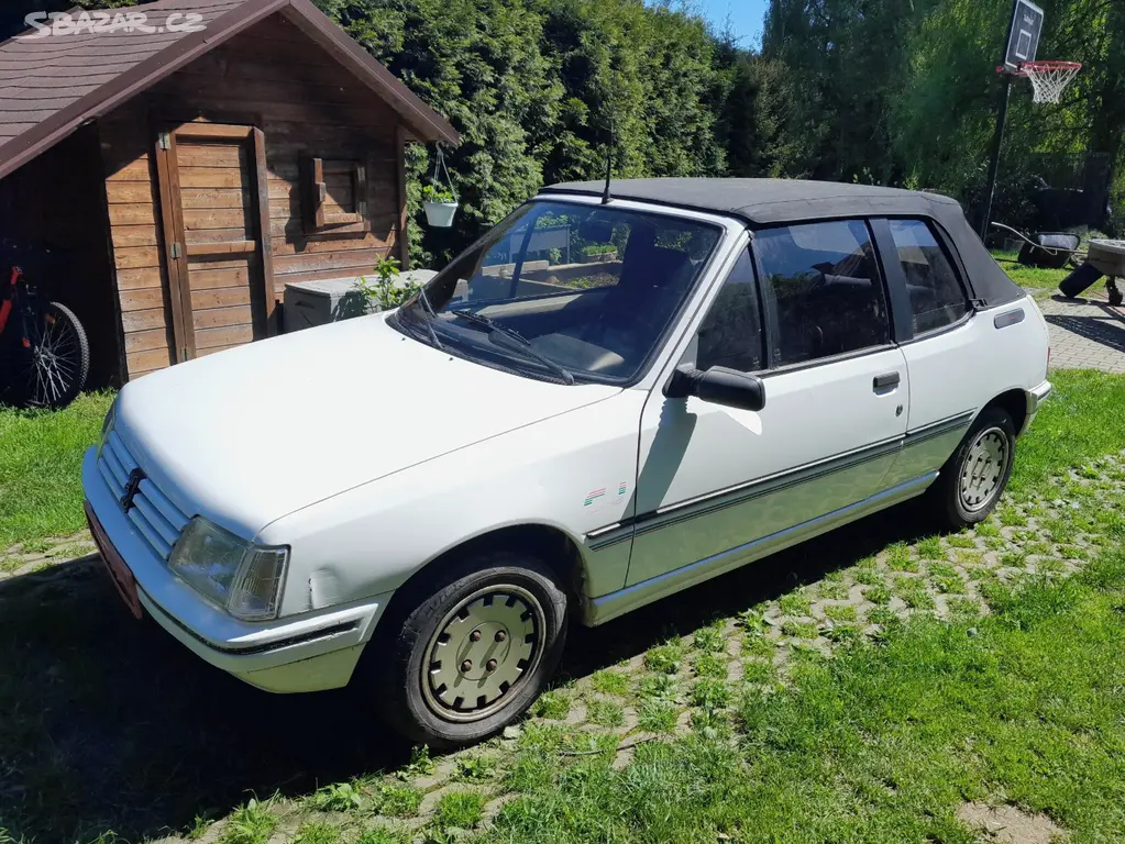 Peugeot 205 Cabrio CJ benzin plně pojízdný - fotka 4