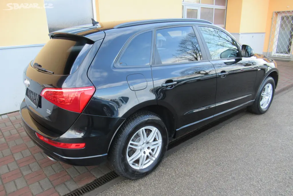 Audi Q5, 3.0 TDi V6 S-Line QUATTRO - fotka 2