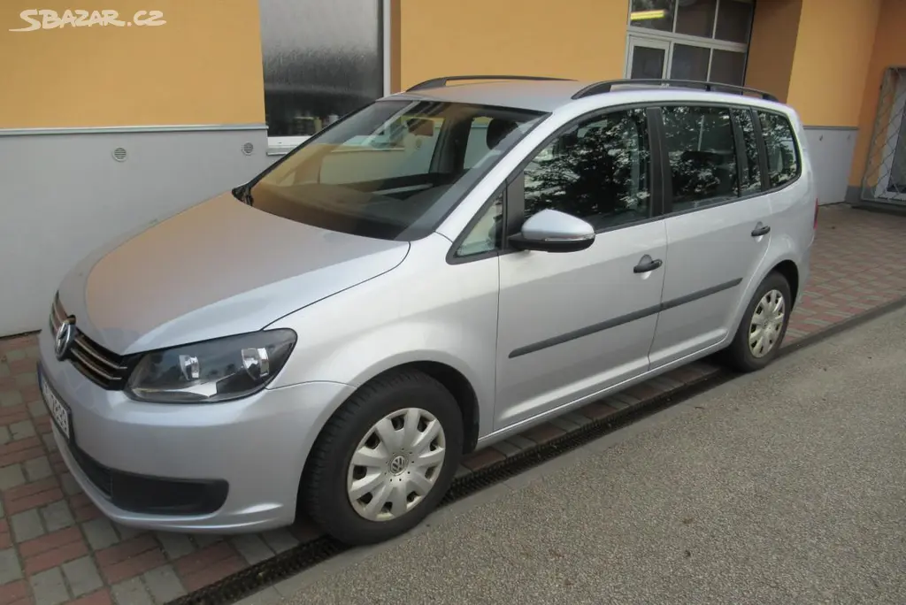Volkswagen Touran, 1.6 TDi KLIMA TAŽNÉ - fotka 4