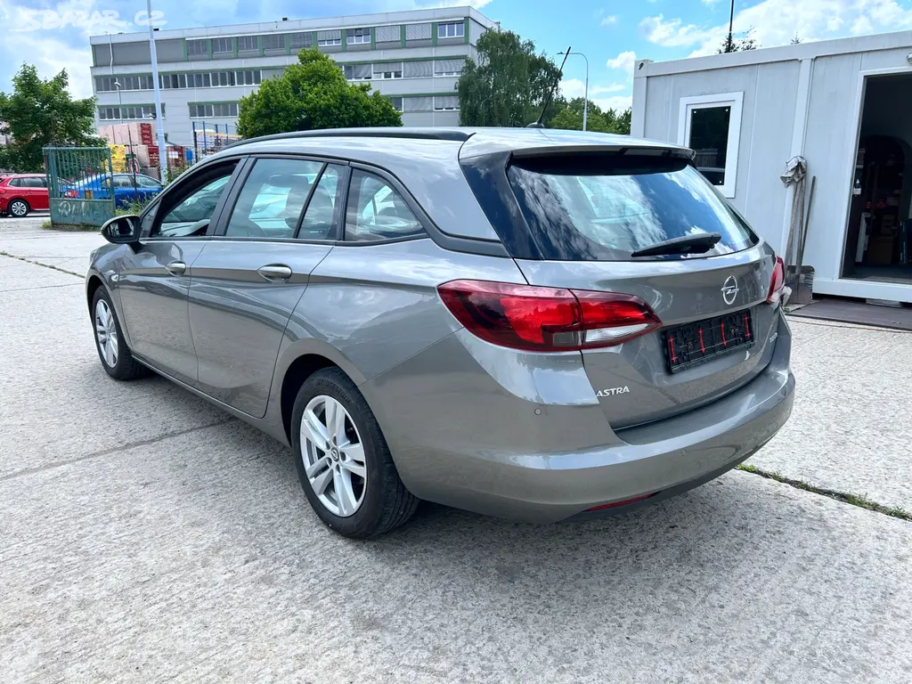 Opel Astra, K Sports Tourer - fotka 5