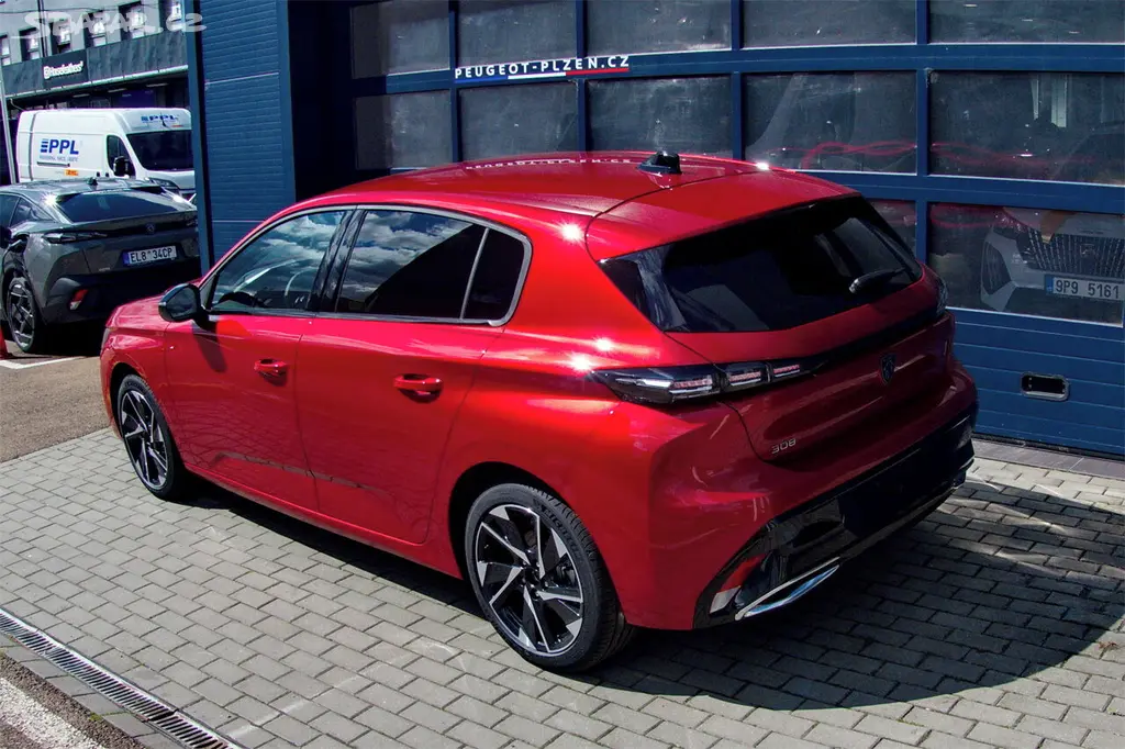 Peugeot 308, ALLURE Hybrid 145 e-DCS6 - fotka 2