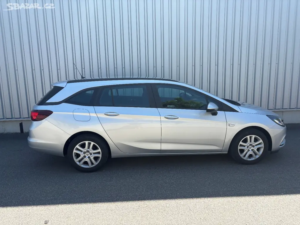 Opel Astra combi 1.6 CDTi,81kw,ČR,DPH,ENJOY,1.maji - fotka 3