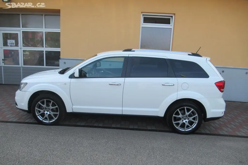 Fiat Freemont, 2.0 MJT 4x4 AUTOMAT NAVIGACE - fotka 5