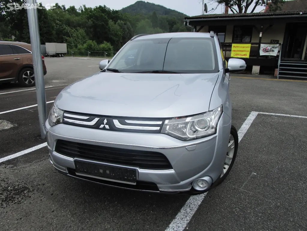 Mitsubishi Outlander 2,2 DI-D 110kw 4x4 po tel dom