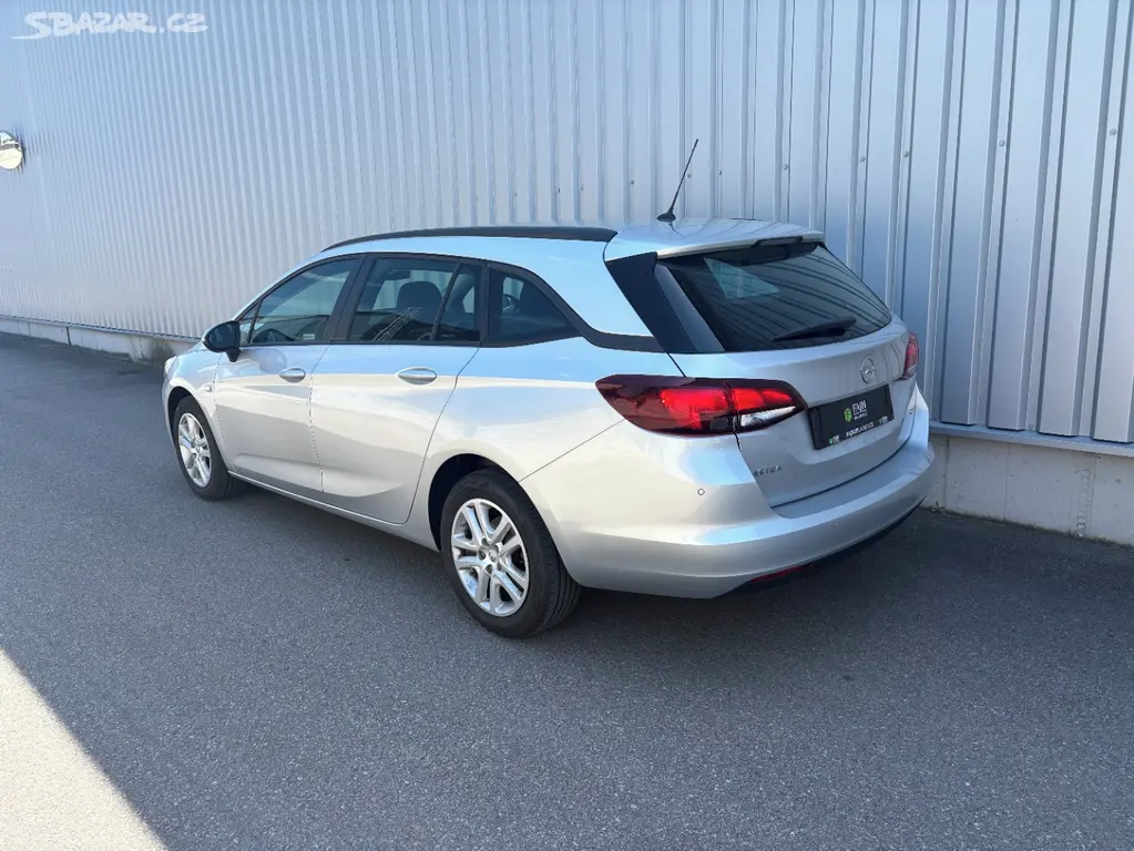 Opel Astra combi 1.6 CDTi,81kw,ČR,DPH,ENJOY,1.maji - fotka 2