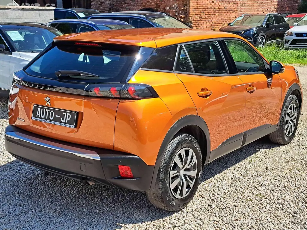 Peugeot 2008, 1,2 PT LED PDC DAB NAVI - fotka 3
