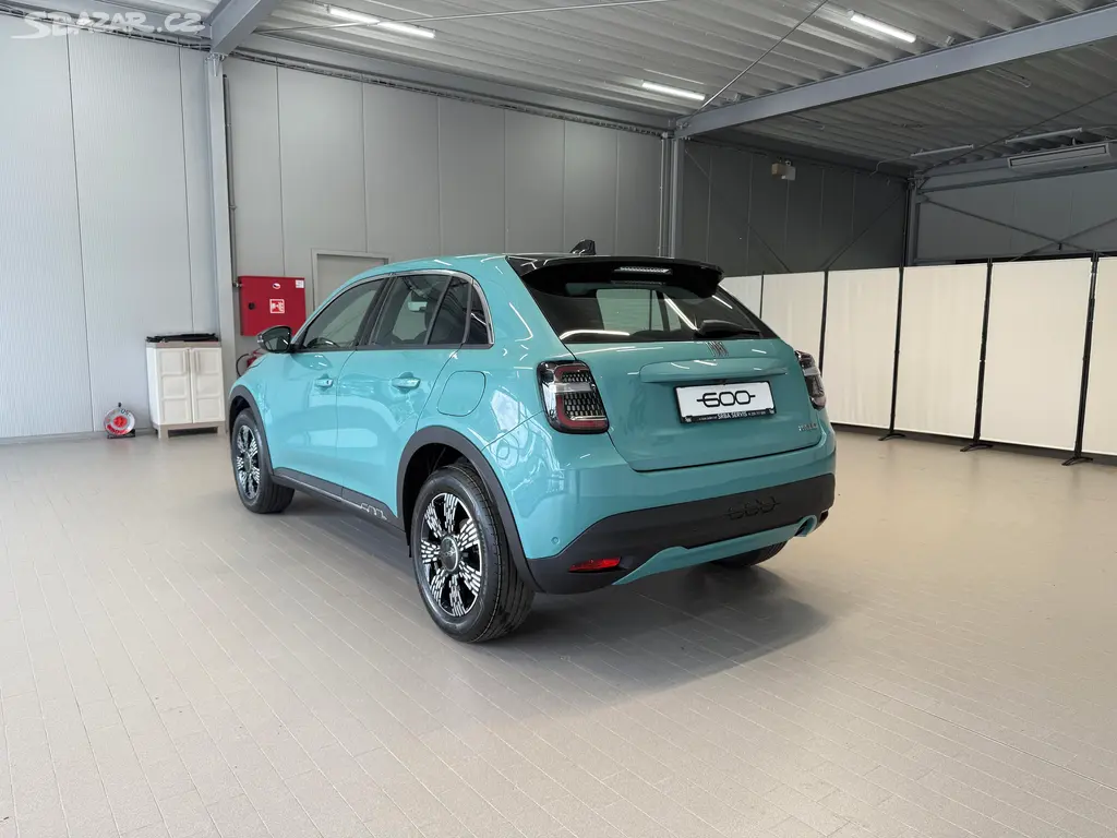 Fiat 600, 1.2 Turbo Hybrid 110k MHEV eDC - fotka 3