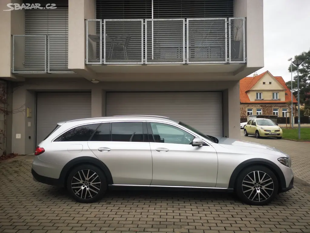 Mercedes-Benz Třídy E, E 220D 4Matic Allterrain ČR - fotka 5