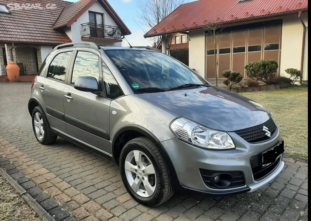 Suzuki SX4, 1,6 4x4 r.v. 2010 , najeto 99.323km - fotka 3