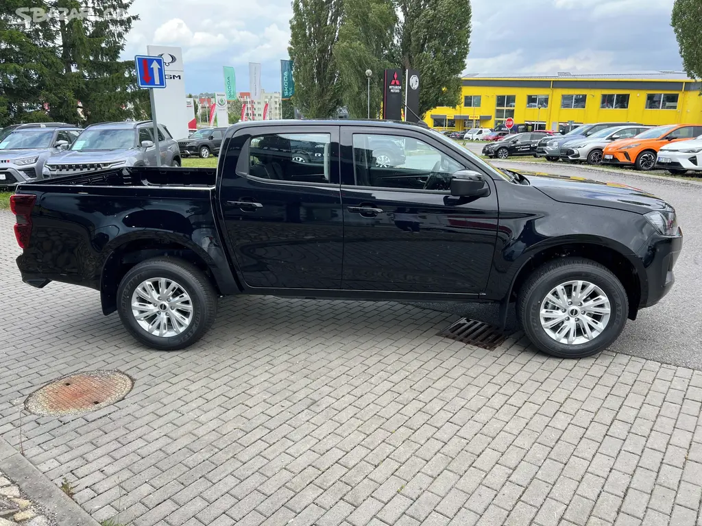 Isuzu D-Max, Double Cab 4x4 LS A/T - SLEVA - fotka 4