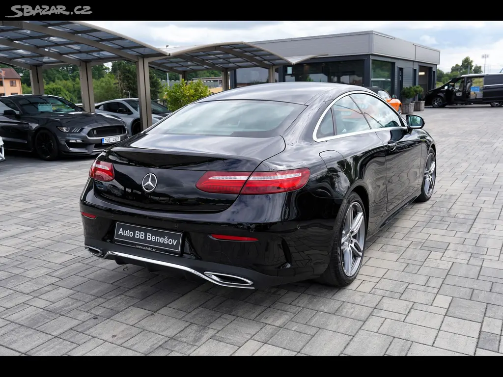 Mercedes-Benz Třídy E, E 300d AMG Avantgarde/245 PS - fotka 6