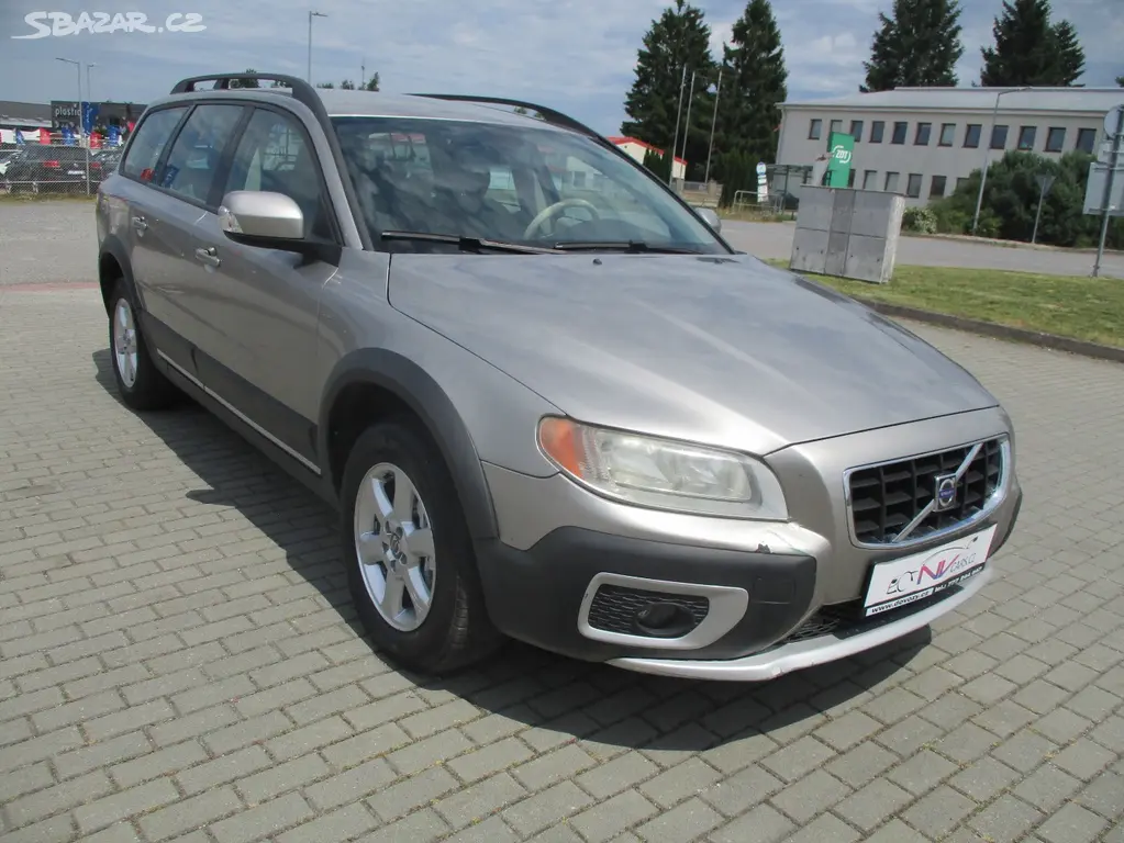 VOLVO XC70 D5 151kw AWD Momentum Kinetic 07/2010 - fotka 6