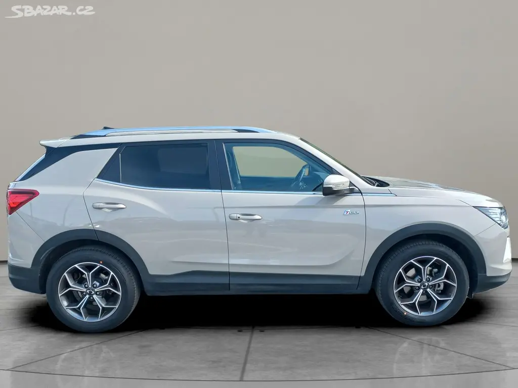SsangYong Korando, Premium 1,5 GDi FWD A6 - fotka 4