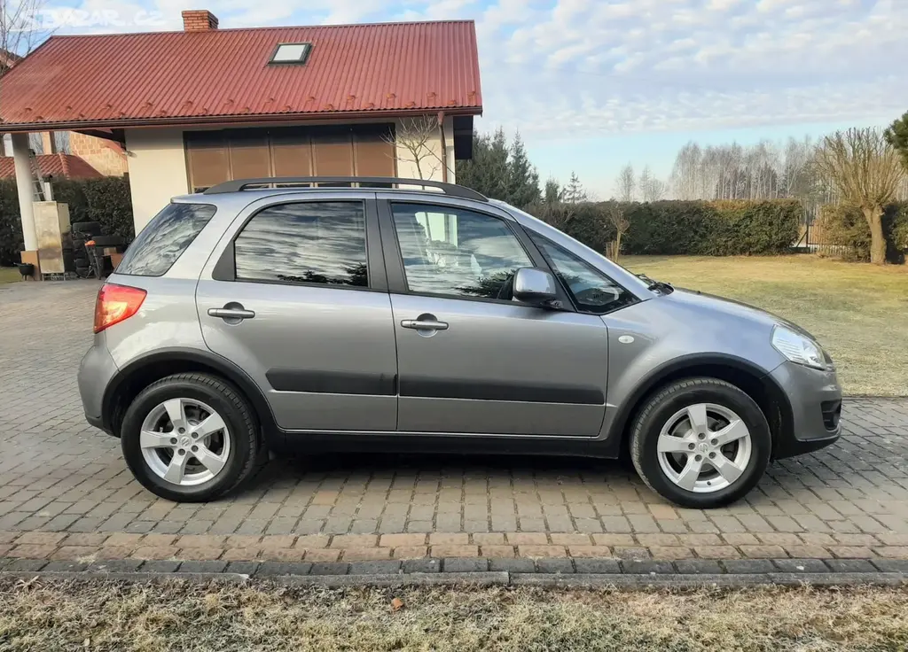 Suzuki SX4, 1,6 4x4 r.v. 2010 , najeto 99.323km - fotka 4