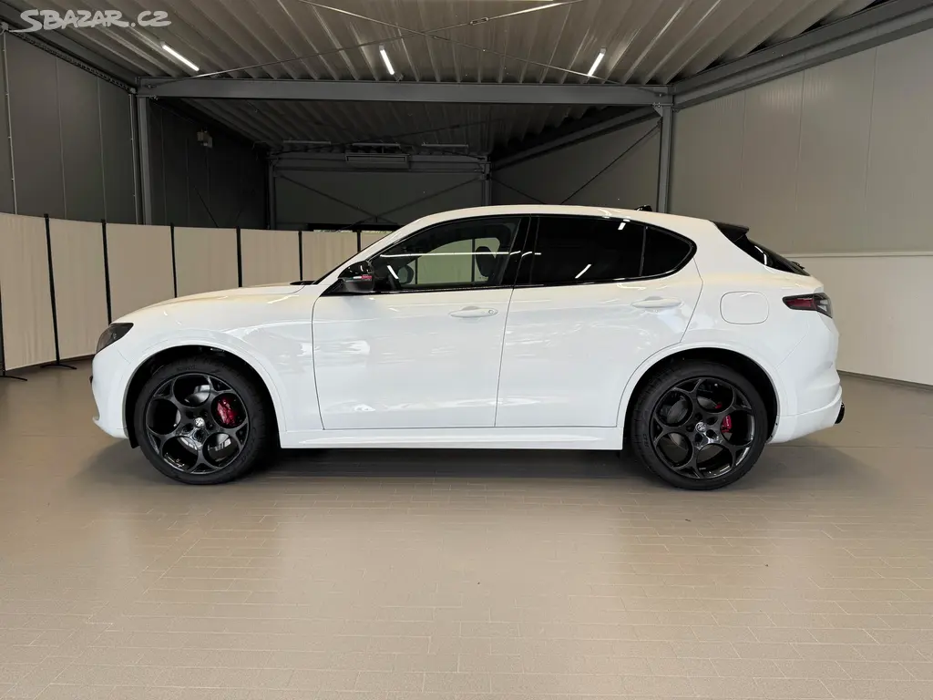 Alfa Romeo Stelvio, 2.0 Turbo 280k Q4 TRIBUTO ITAL - fotka 2