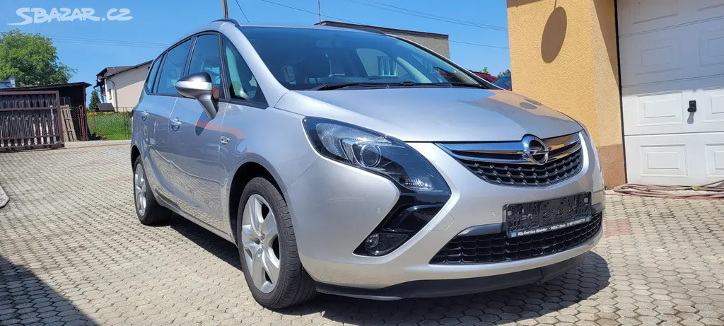 Opel Zafira 1,4i 103kW benzín Automat - fotka 4