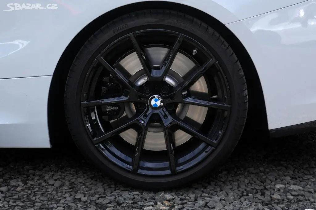 BMW Řada 8, M850i xD Cabrio, Lasery, B&W - fotka 4