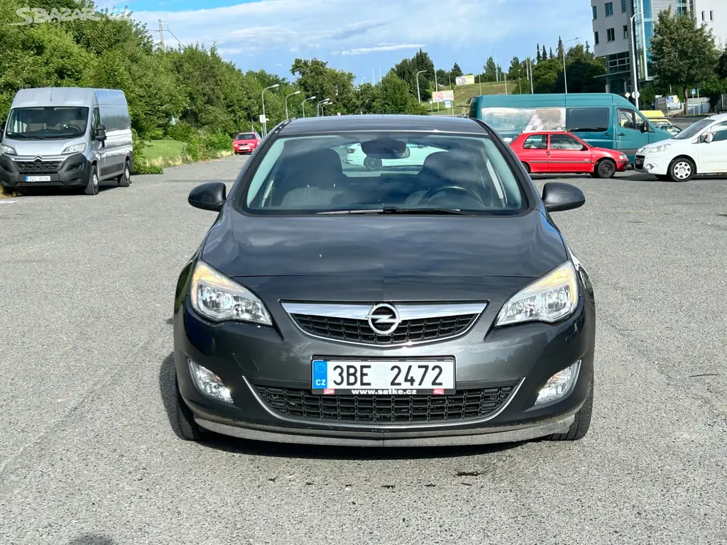 Opel Astra, 1,6 16V - fotka 2