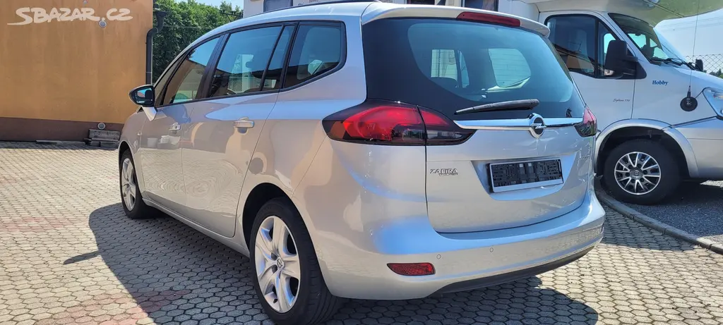 Opel Zafira 1,4i 103kW benzín Automat - fotka 6