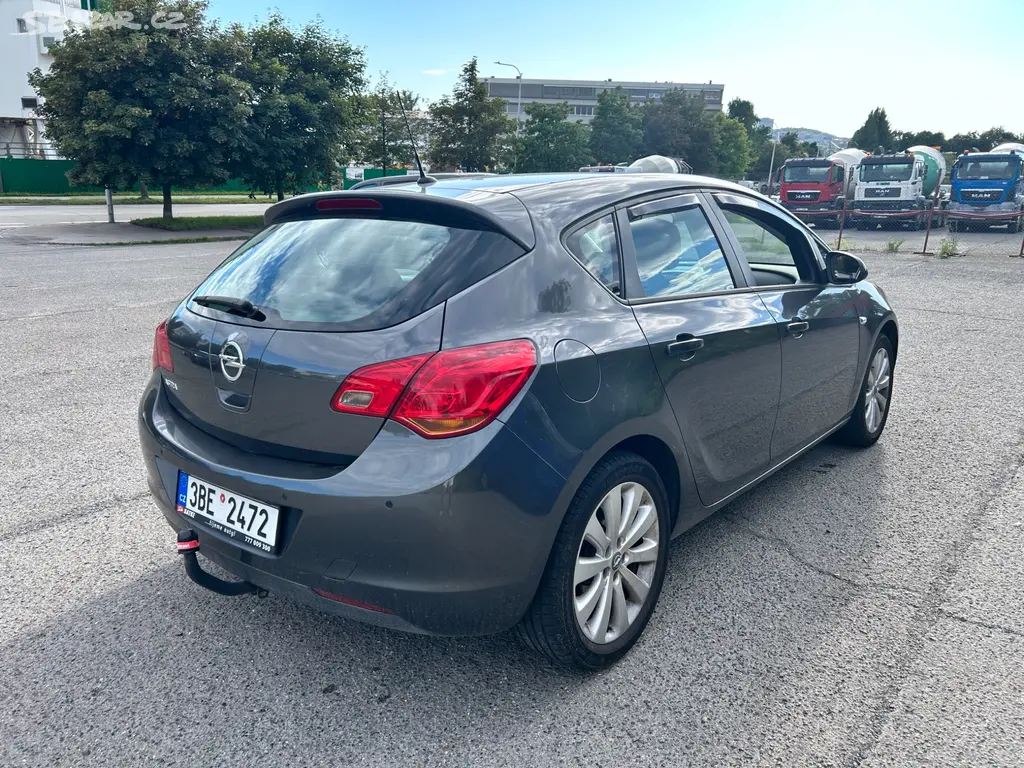 Opel Astra, 1,6 16V - fotka 5