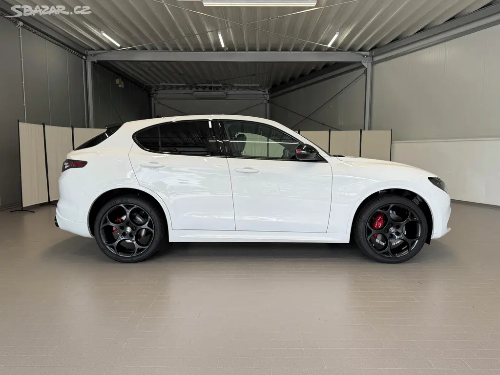 Alfa Romeo Stelvio, 2.0 Turbo 280k Q4 TRIBUTO ITAL - fotka 5