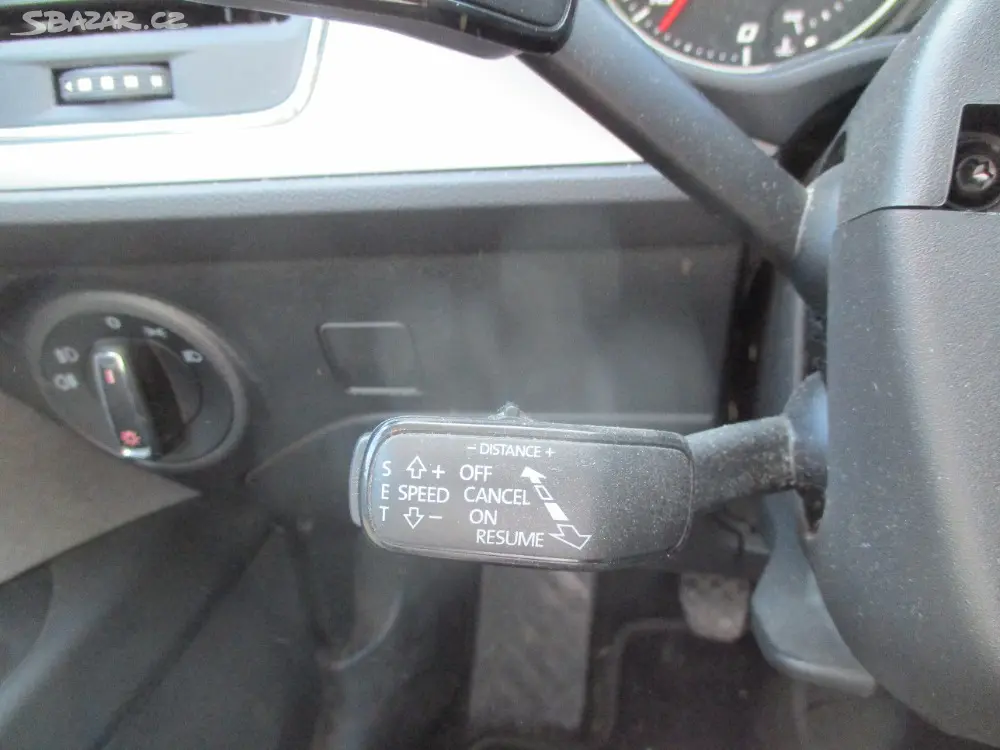 SEAT LEON 1,6TDI 85kw GPS LED RADAR GPS DPH 2019 - fotka 2