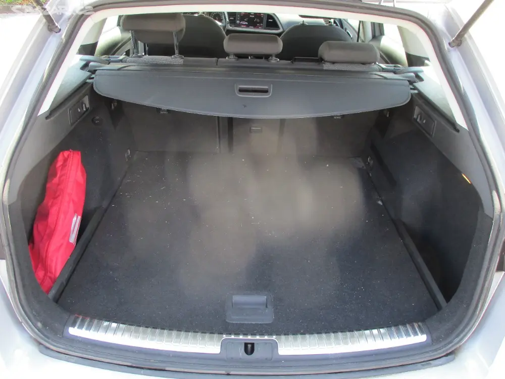 SEAT LEON 1,6TDI 85kw GPS LED RADAR GPS DPH 2019 - fotka 6