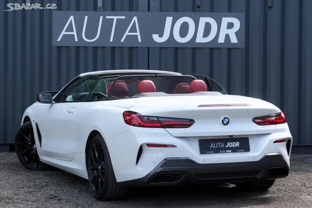 BMW Řada 8, M850i xD Cabrio, Lasery, B&W - fotka 5