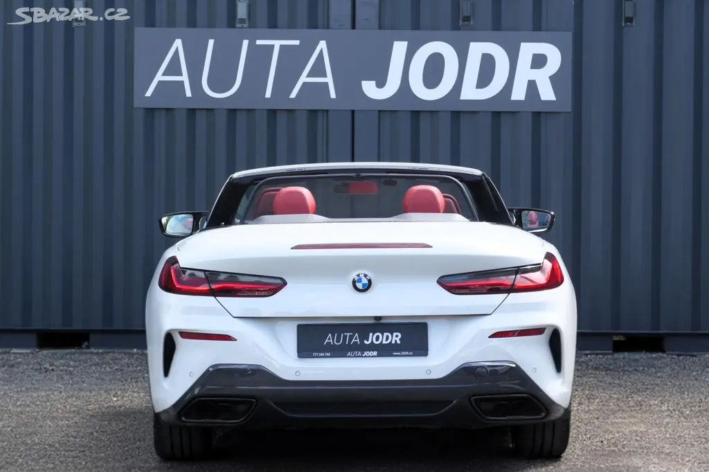 BMW Řada 8, M850i xD Cabrio, Lasery, B&W - fotka 6