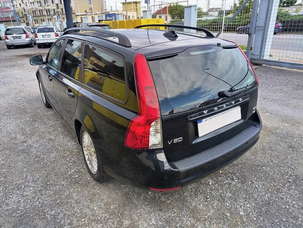 Volvo V50, 1.6 Tdi, r.v.2010 - fotka 4