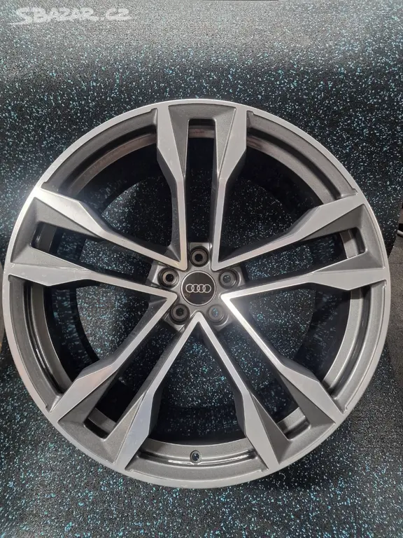 Audi Q8 Alu kolo 22   4M8601025J  1 Ks