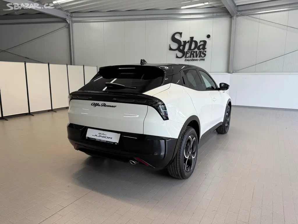 Alfa Romeo Junior, Ibrida Q4 Speciale 1.2 Turbo H - fotka 4