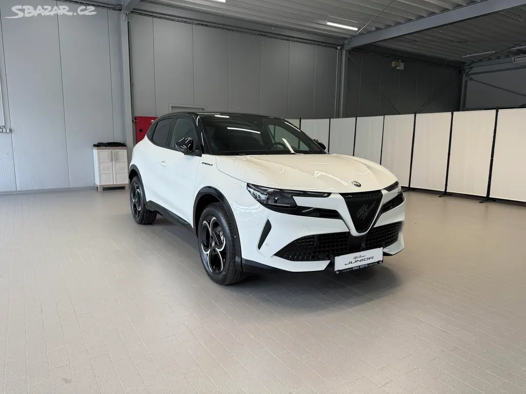 Alfa Romeo Junior, Ibrida Q4 Speciale 1.2 Turbo H - fotka 6