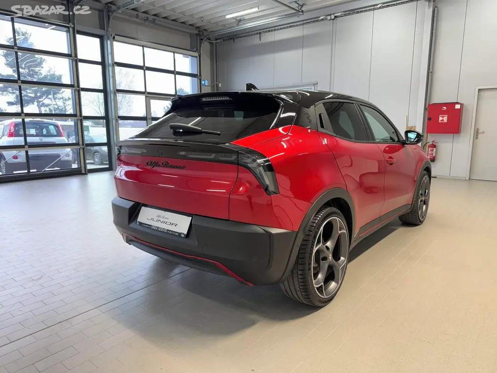 Alfa Romeo Junior, Veloce 280 Elettrica 54 kWh - fotka 5
