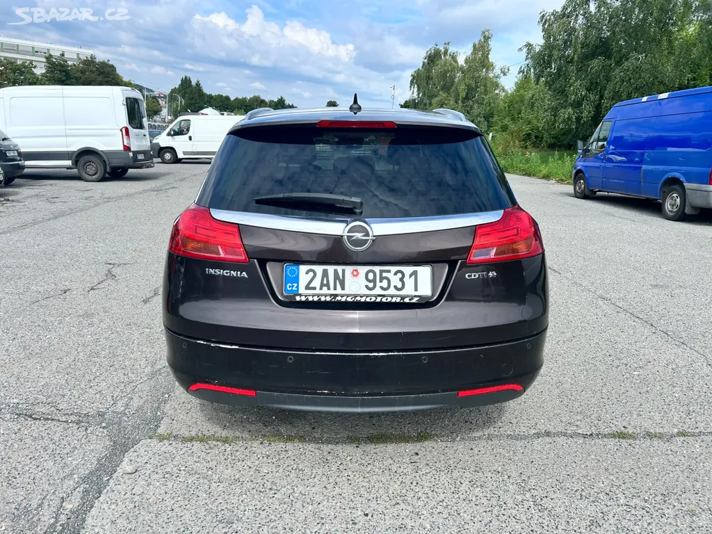 Opel Insignia, KOMBI, 4X4 - fotka 6