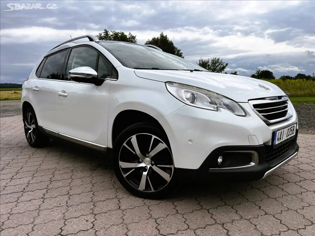 Peugeot 2008, 1,6 HDi 84 kW ALLURE PANO,NAVI - fotka 2
