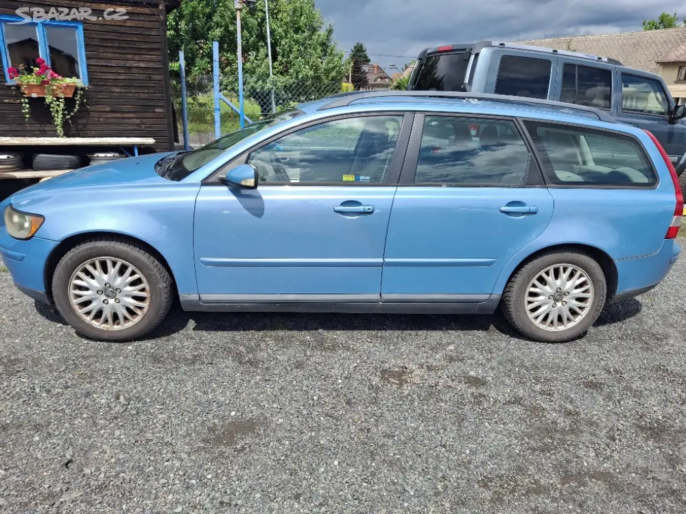 Volvo V50 kombi 2,0 D - fotka 3