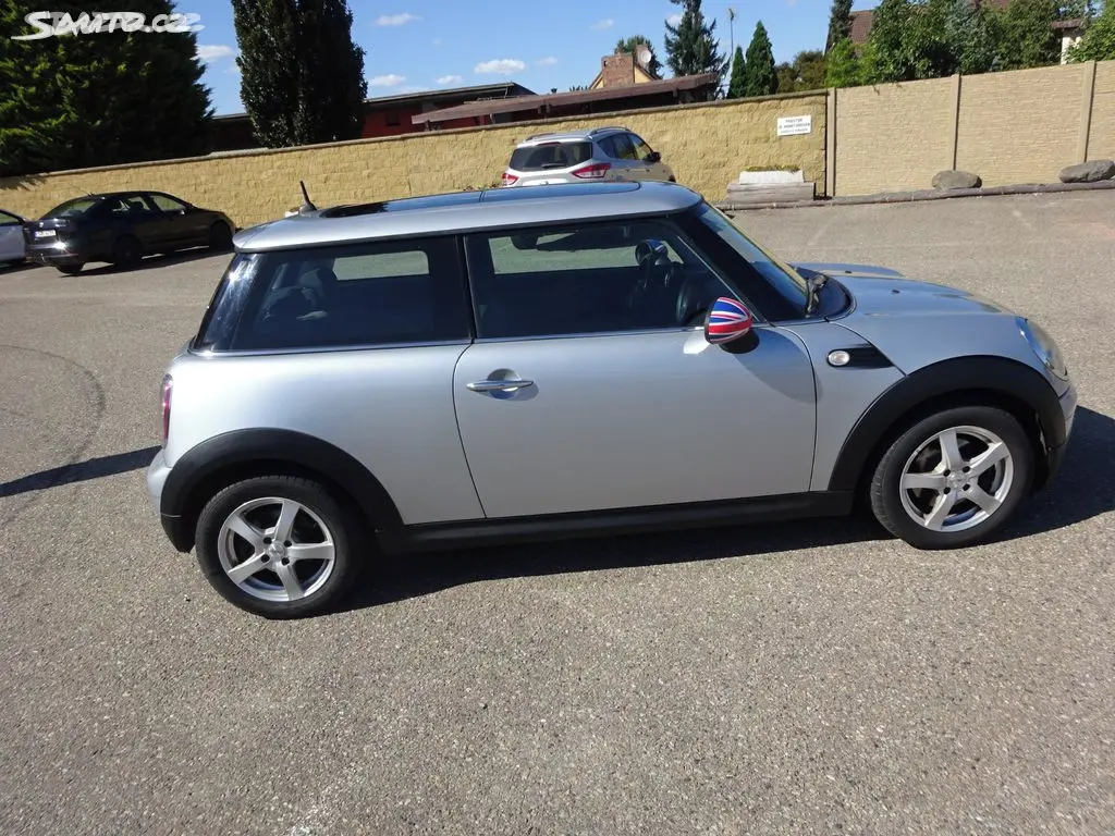 Mini Cooper 1.4i r.v.2007 (70 kw) - fotka 3