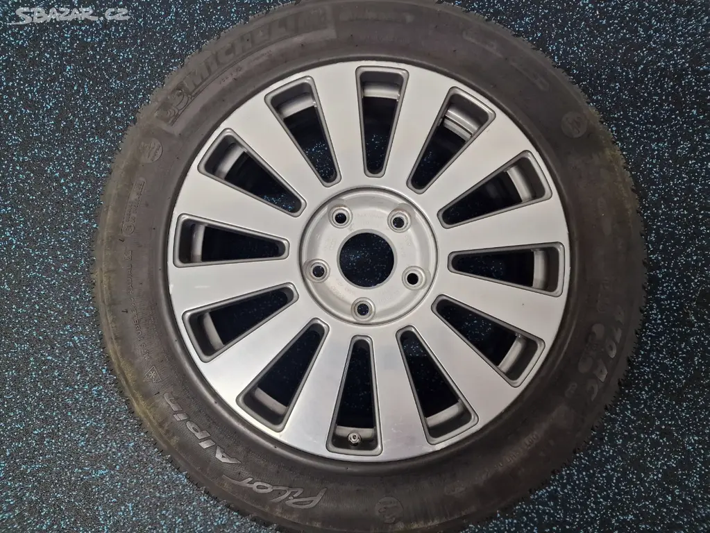 Audi A8 D3  Alu kolo Pax system security 4E4601023