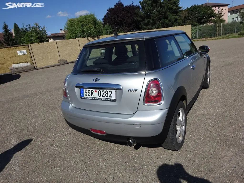 Mini Cooper 1.4i r.v.2007 (70 kw) - fotka 4