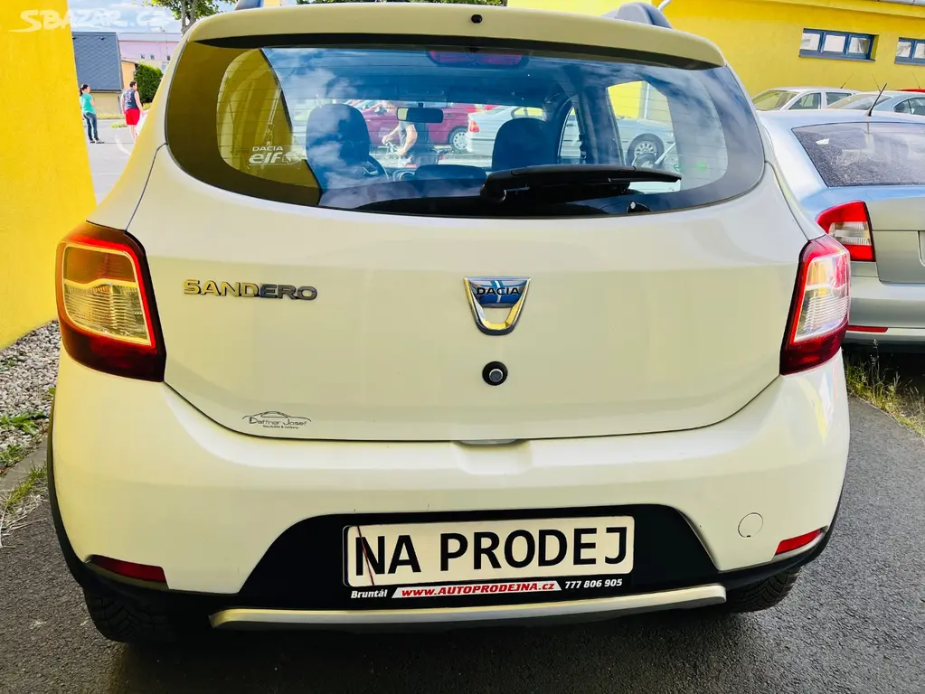 DACIA SANDERO STEPWAY 0.9 i BENZÍN KLIMA - fotka 5