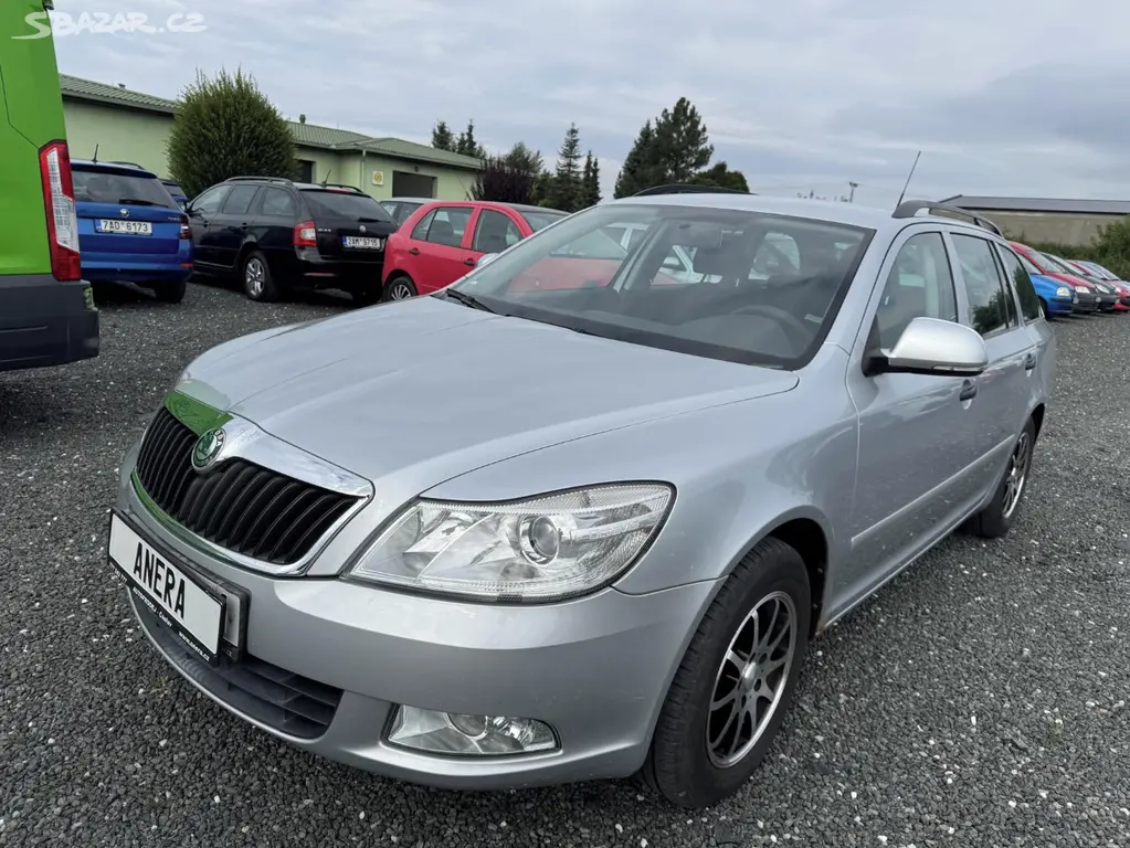 Škoda Octavia II 1.6TDI, kombi, 2010 - fotka 2